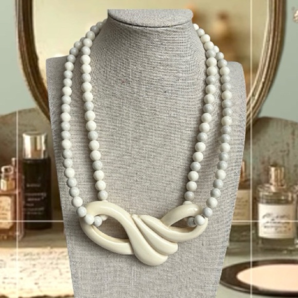 Vintage 80s Cream Lucite Beaded Statement Necklace